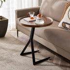 Table d'appoint ronde en bois brun de forme C avec pieds en métal