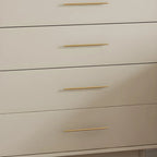 Buffet élégant en bois blanc avec tiroirs et portes vitrées