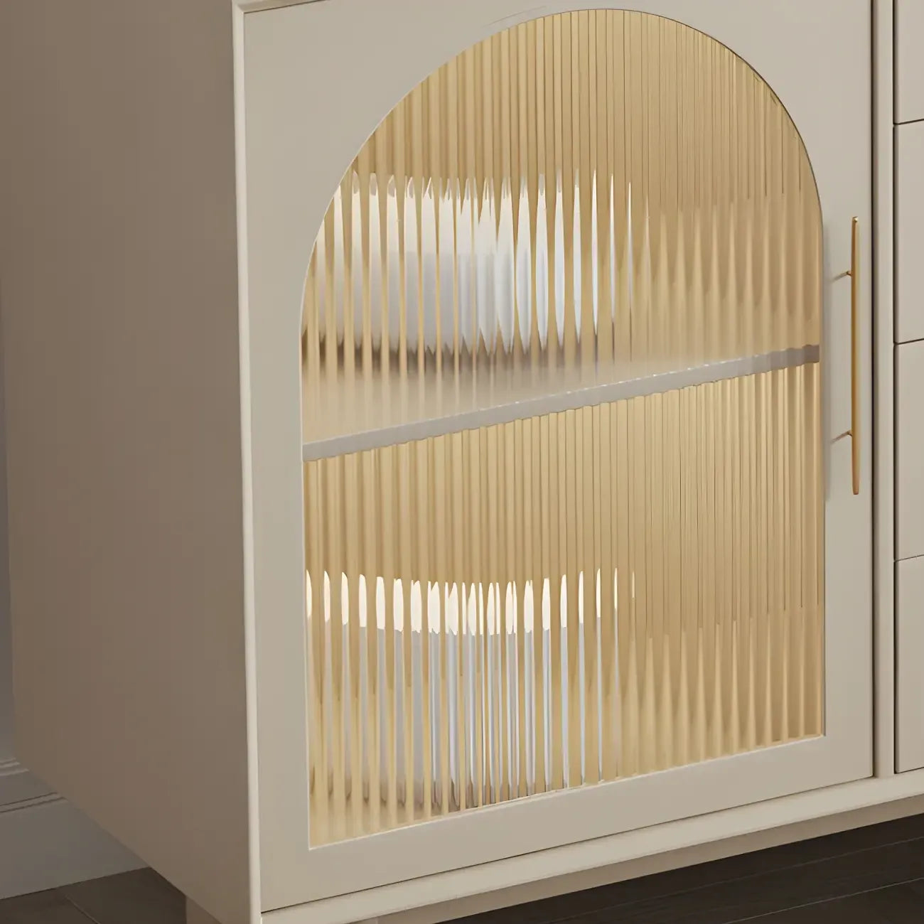 Buffet élégant en bois blanc avec tiroirs et portes vitrées