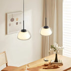 Suspension contemporaine en verre blanc gélatineux pour restaurant