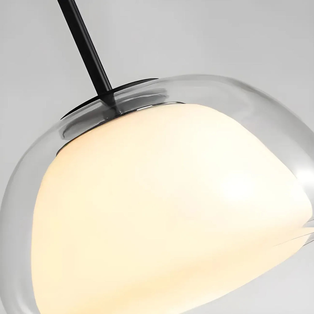 Suspension contemporaine en verre blanc gélatineux pour restaurant