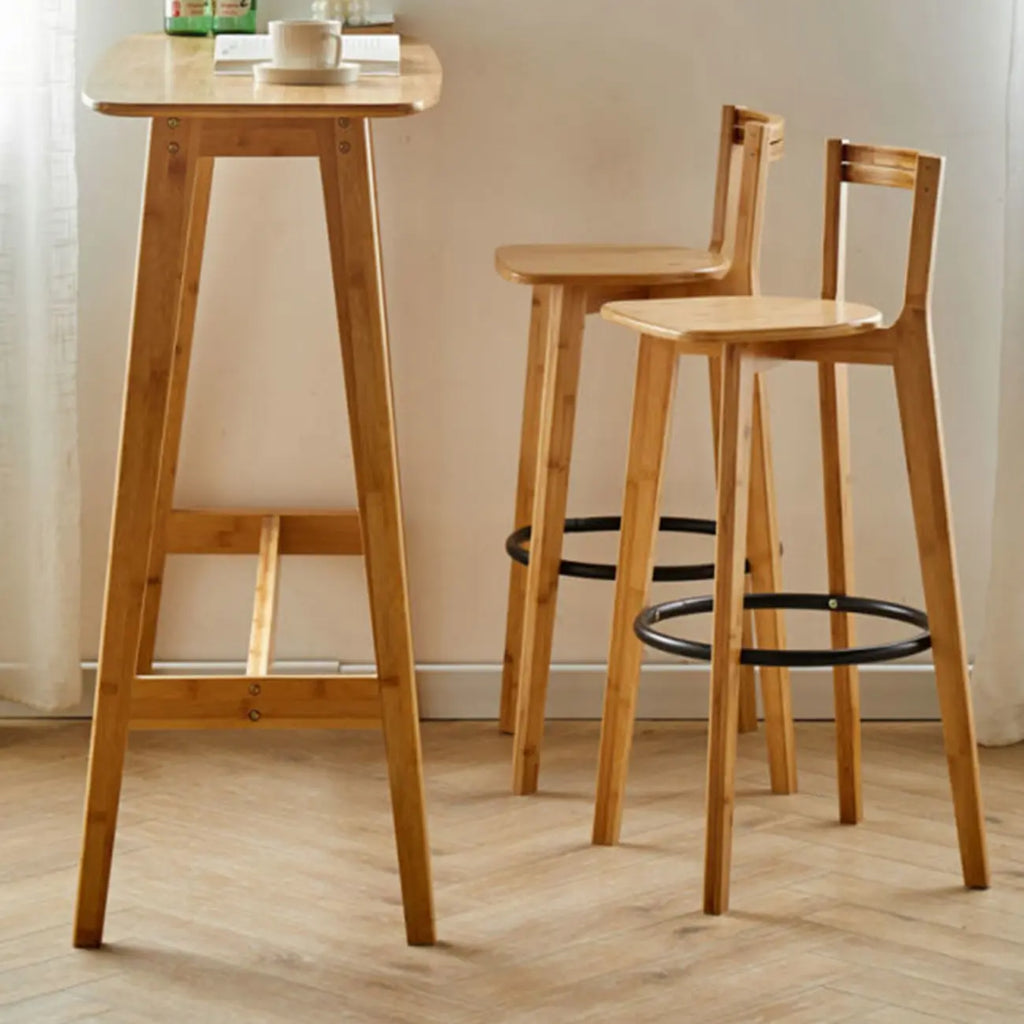 Ensemble de bar moderne en bambou avec tabourets repose-pieds