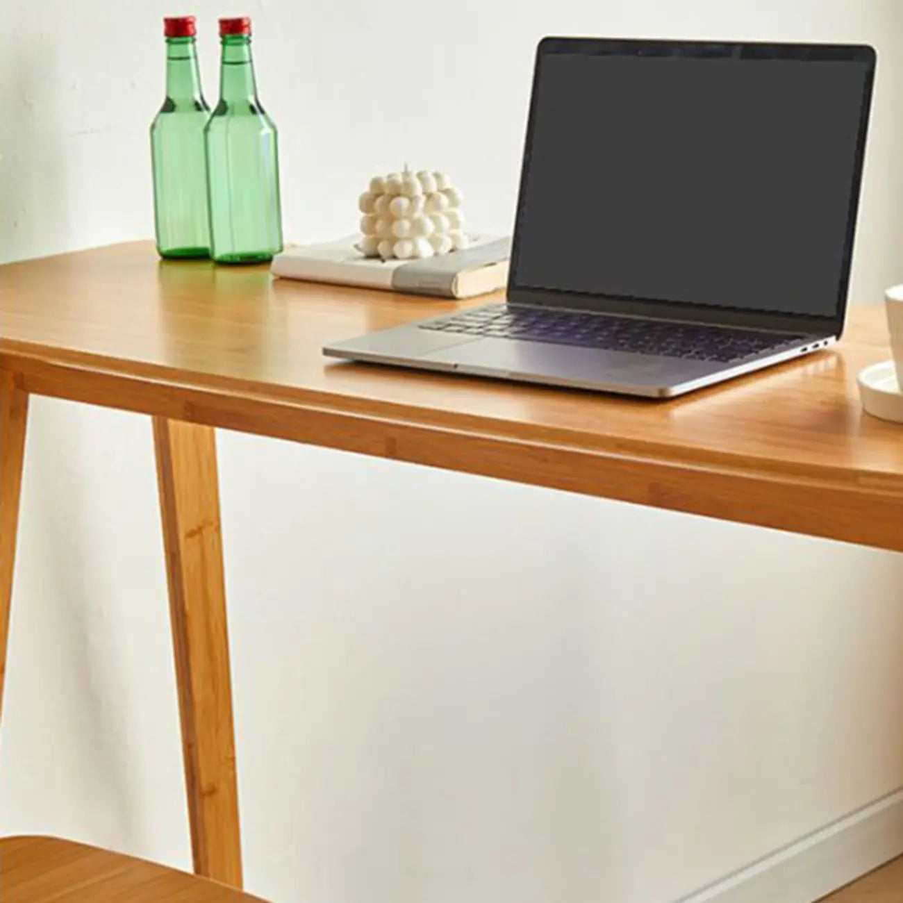 Ensemble de bar moderne en bambou avec tabourets repose-pieds