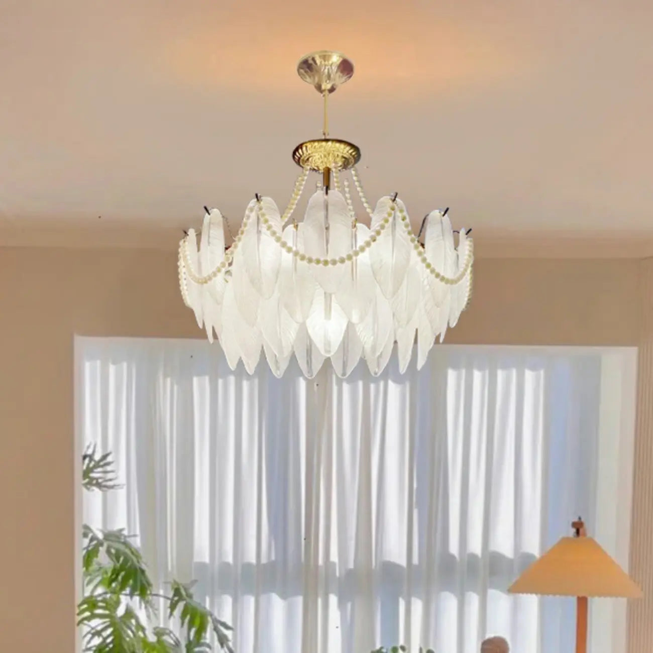 Lustre vintage en cristal avec abat-jour en plumes de verre
