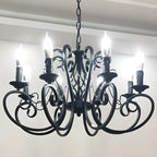 Lampadario vintage a 6 luci in ferro nero per un fascino semplice