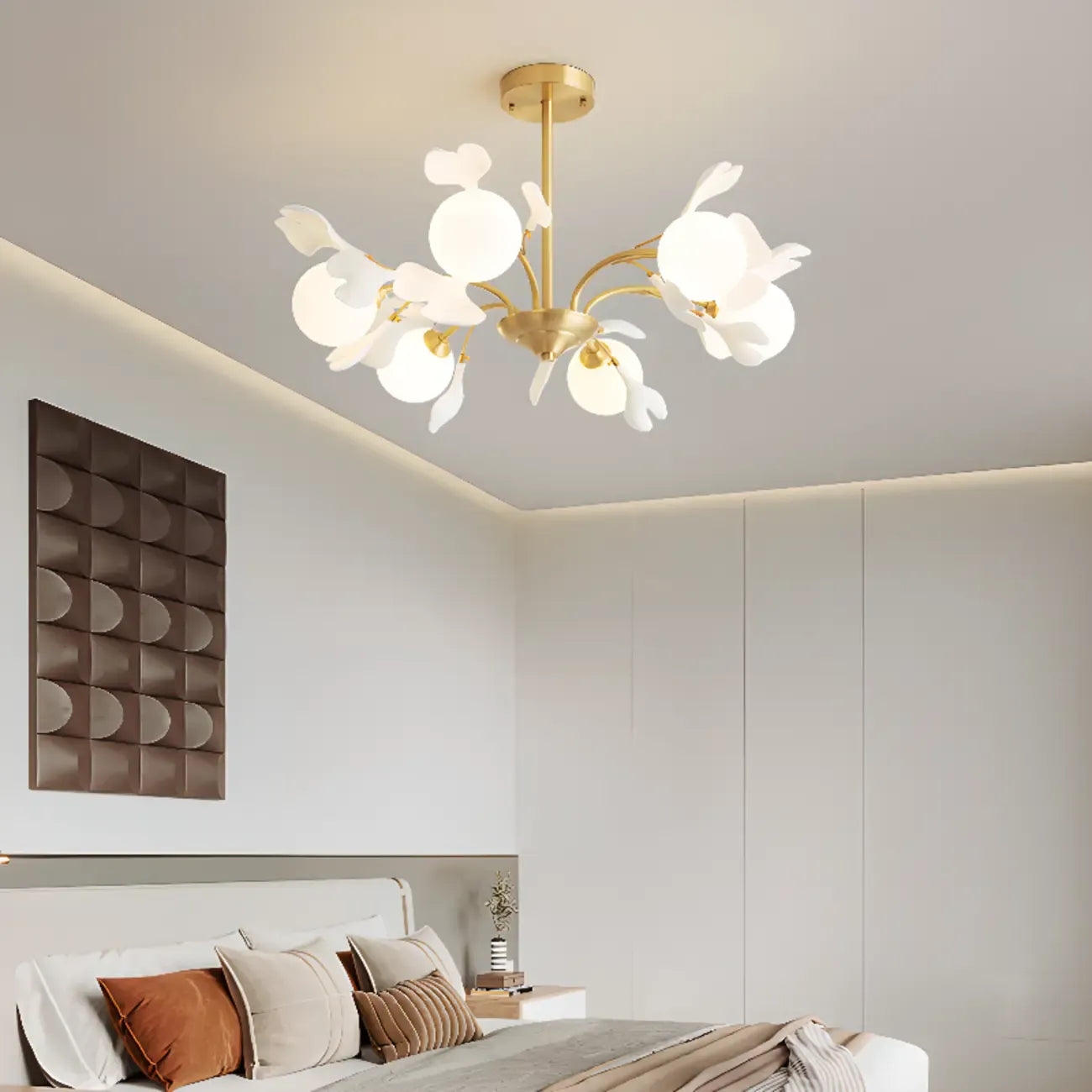 Lustre moderne en laiton à branches au design élégant