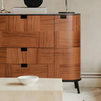 Buffet en bois brun avec comptoir en pierre