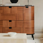 Buffet en bois brun avec comptoir en pierre