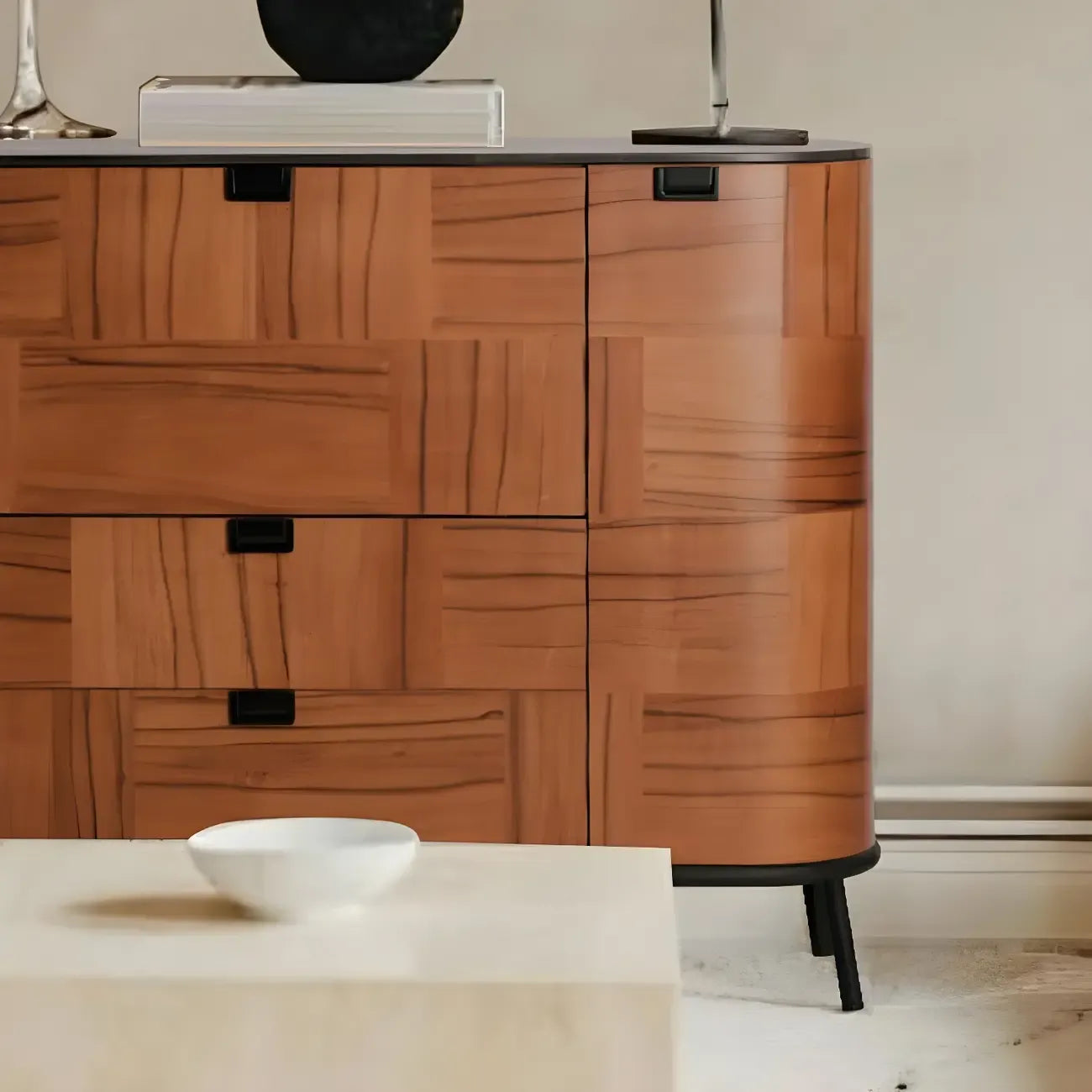 Buffet en bois brun avec comptoir en pierre