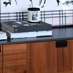 Buffet en bois brun avec comptoir en pierre