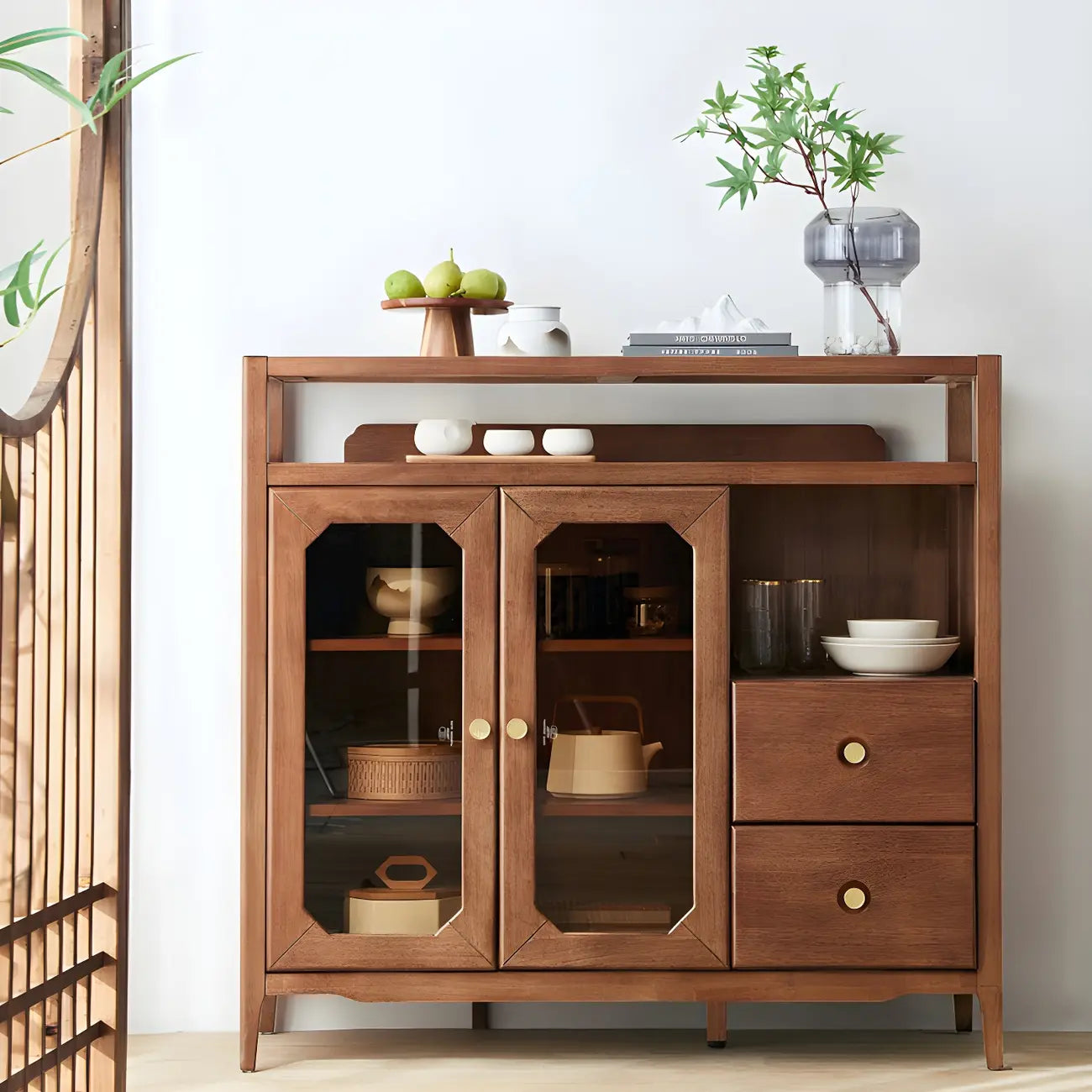 Buffet moderne avec comptoir en verre brun et rangements