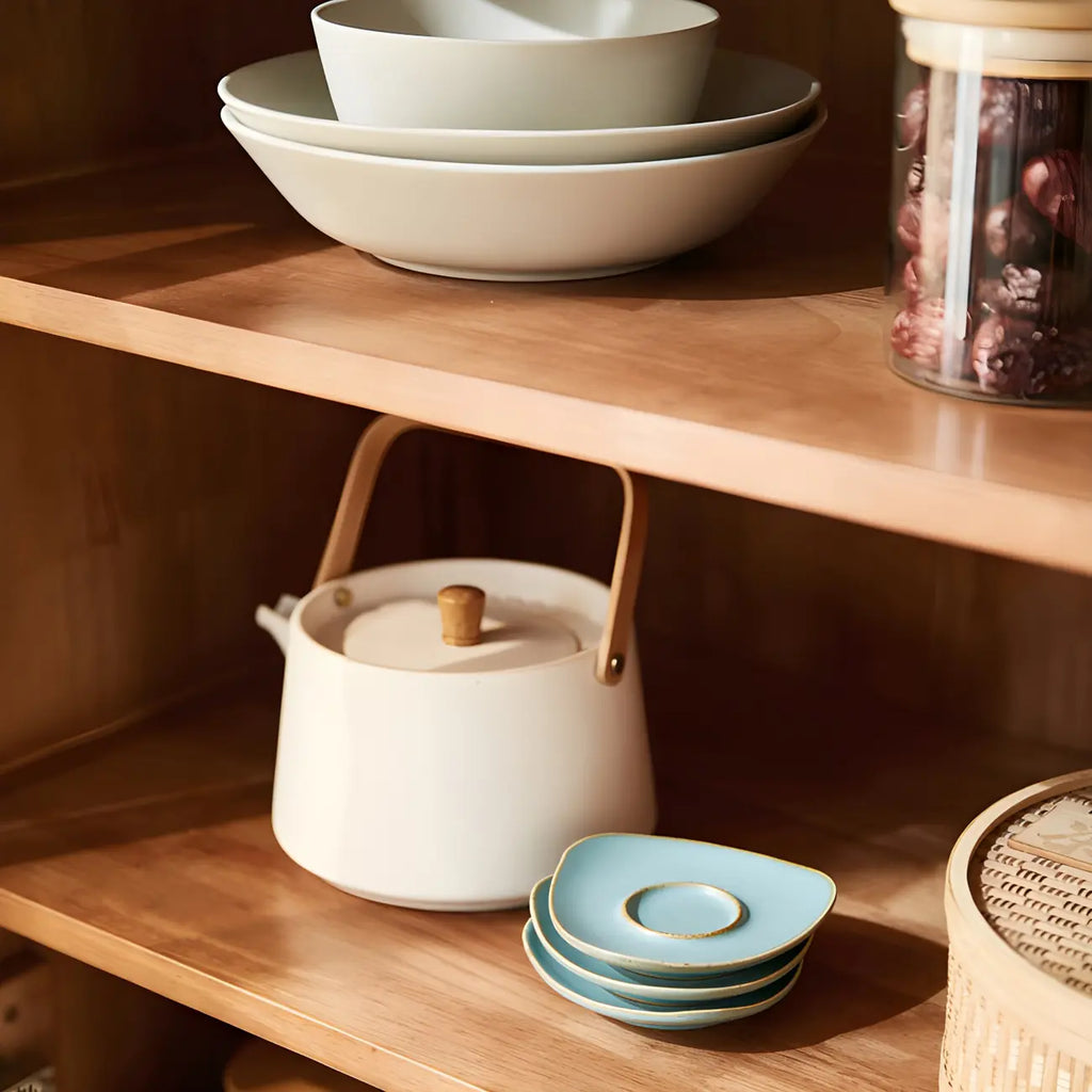 Buffet moderne avec comptoir en verre brun et rangements