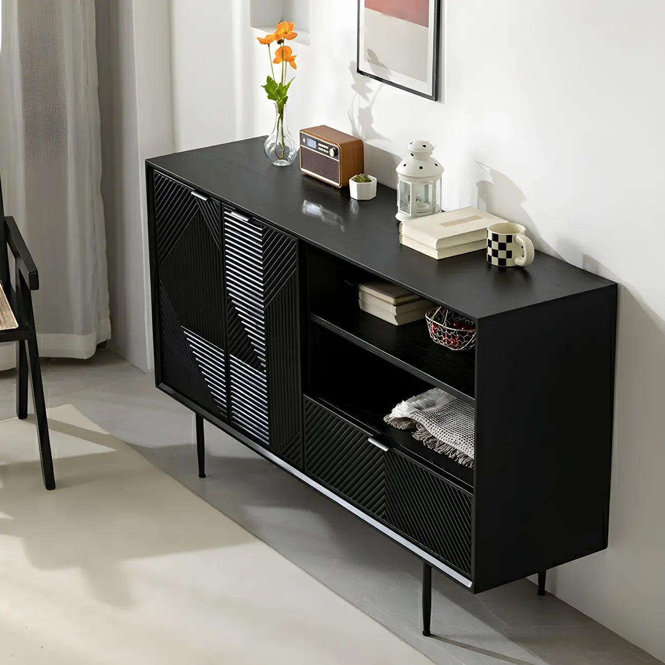 Buffet géométrique en bois noir avec tiroir et armoire