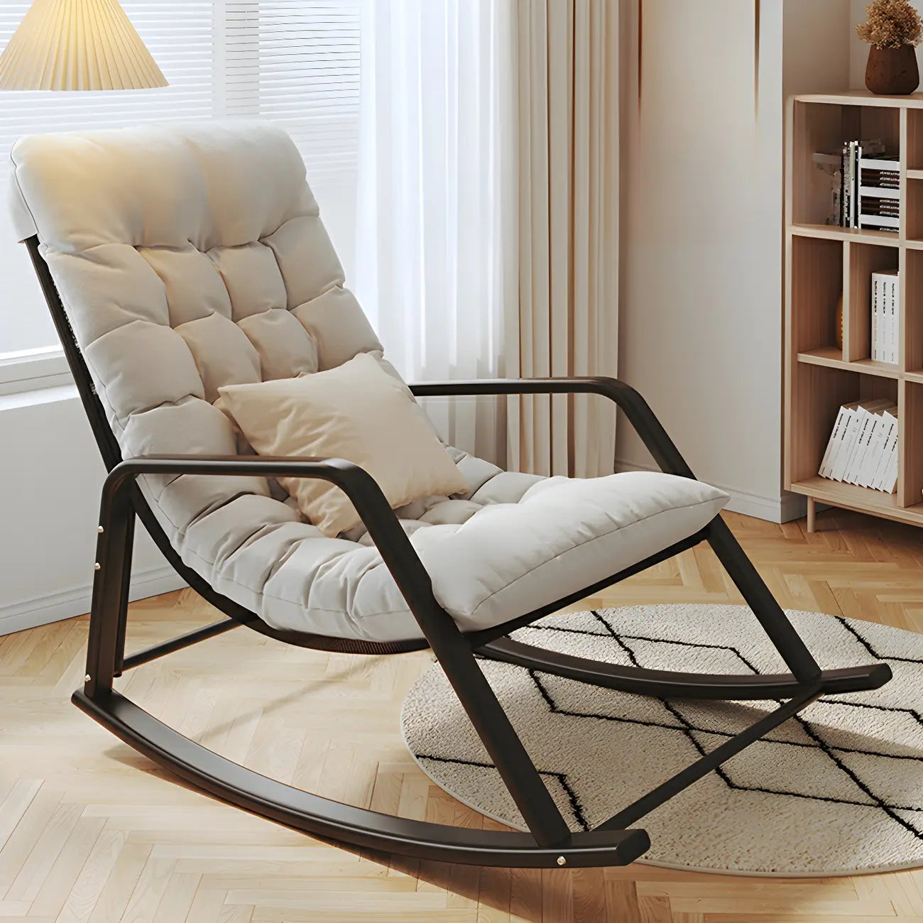 Fauteuil à bascule rembourré surdimensionné d'intérieur moderne