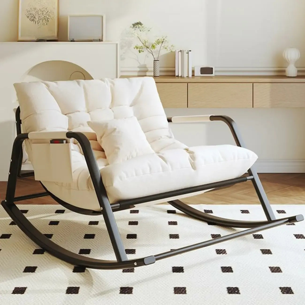 Fauteuil à bascule rembourré surdimensionné d'intérieur moderne