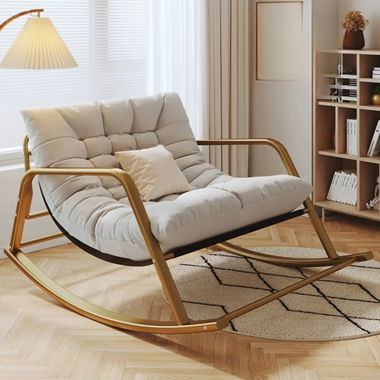 Fauteuil à bascule rembourré surdimensionné d'intérieur moderne
