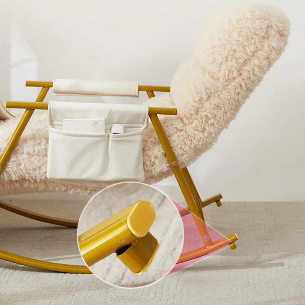 Fauteuil à bascule moderne en métal recouvert de coton blanc
