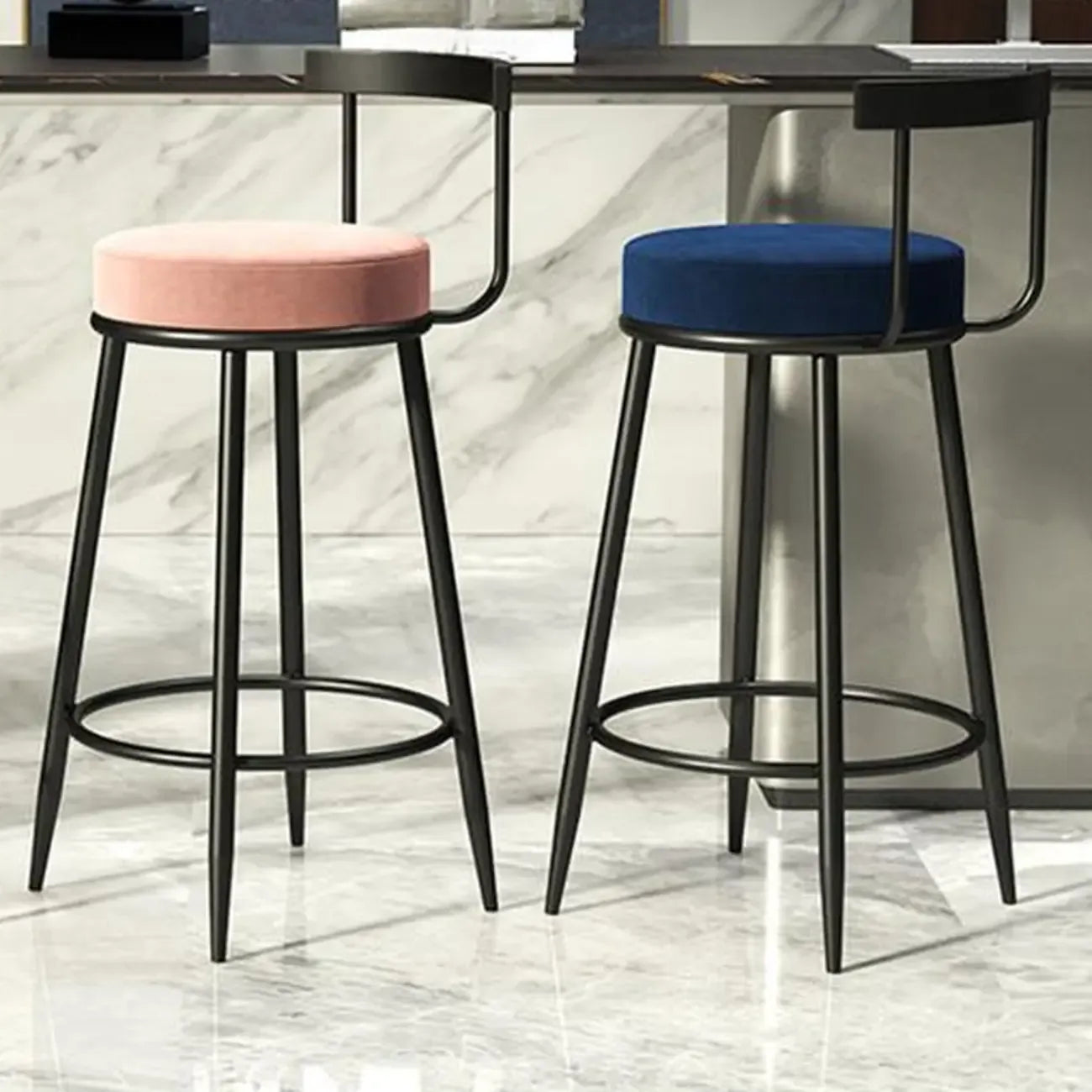 Tabourets de bar glamour en métal rembourré avec dossier bas ouvert pour la cuisine