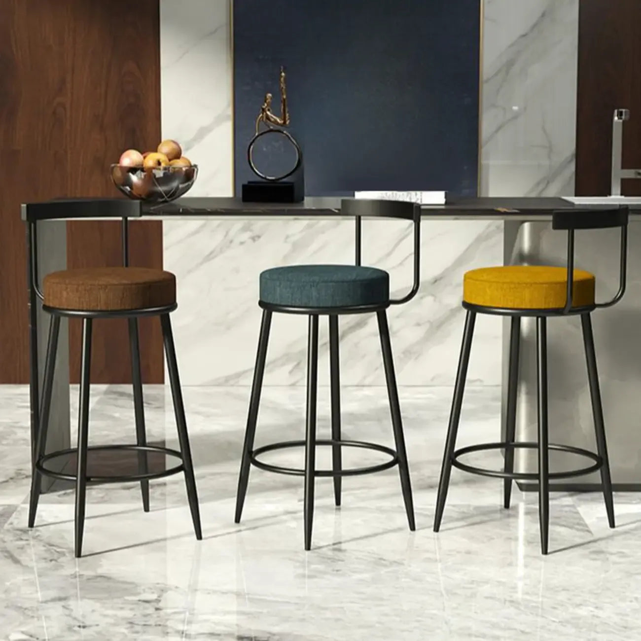 Tabourets de bar glamour en métal rembourré avec dossier bas ouvert pour la cuisine