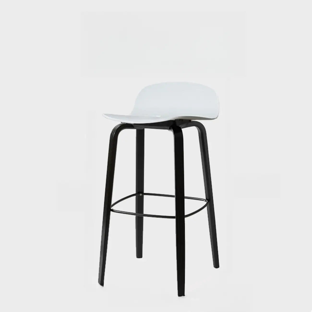 Tabourets de bar minimalistes en bois avec repose-pieds pour la cuisine