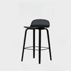 Tabourets de bar minimalistes en bois avec repose-pieds pour la cuisine