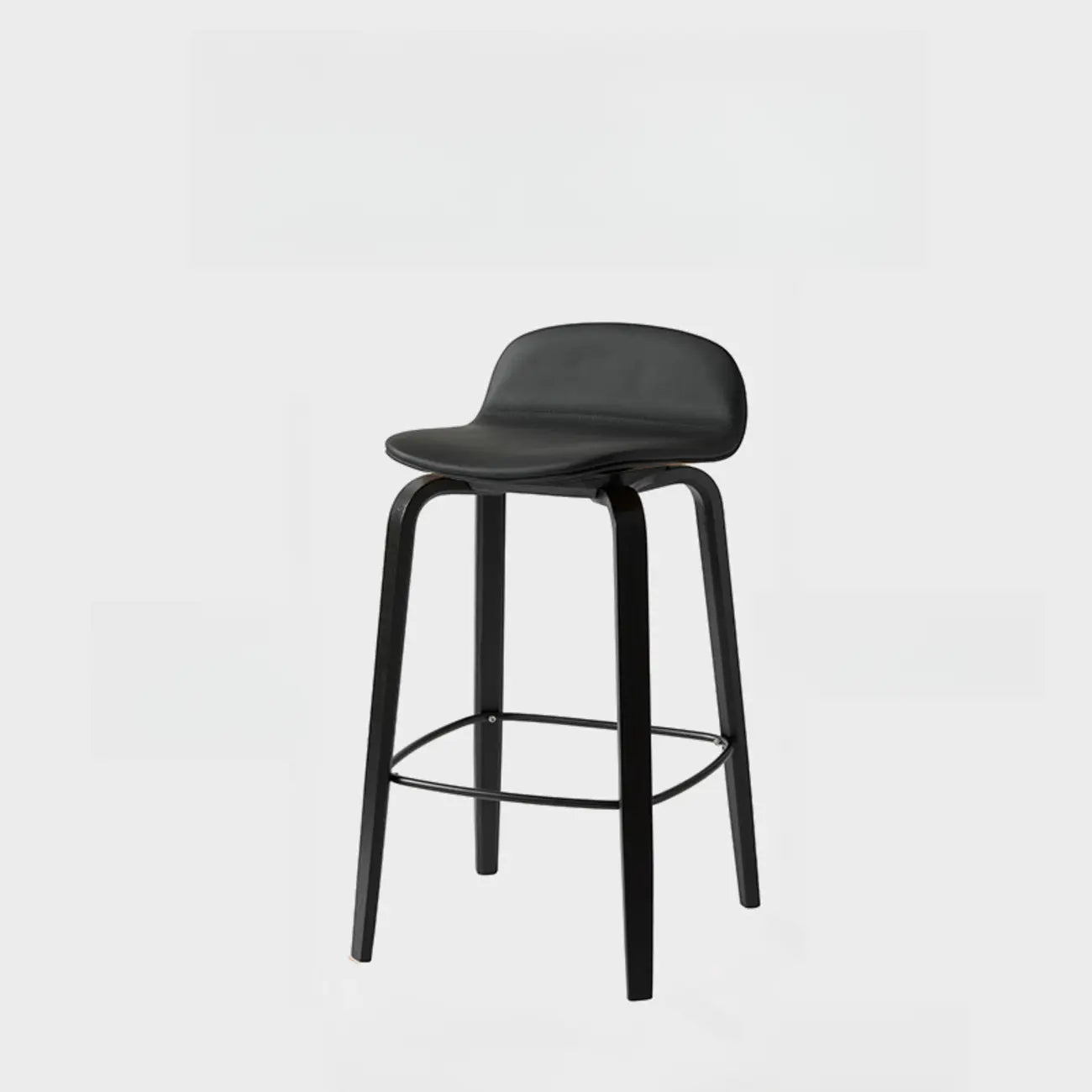 Tabourets de bar minimalistes en bois avec repose-pieds pour la cuisine