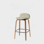 Tabourets de bar minimalistes en bois avec repose-pieds pour la cuisine