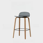 Tabourets de bar minimalistes en bois avec repose-pieds pour la cuisine