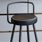 Tabouret de bar minimaliste en métal noir et cuir rembourré