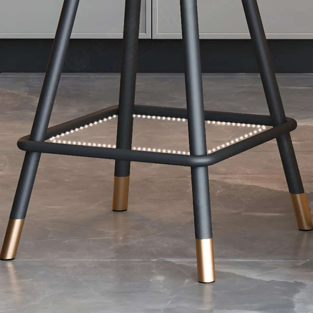 Tabouret de bar minimaliste en métal noir et cuir rembourré