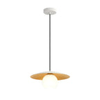Suspension minimaliste en verre blanc avec disque métallique pour salon