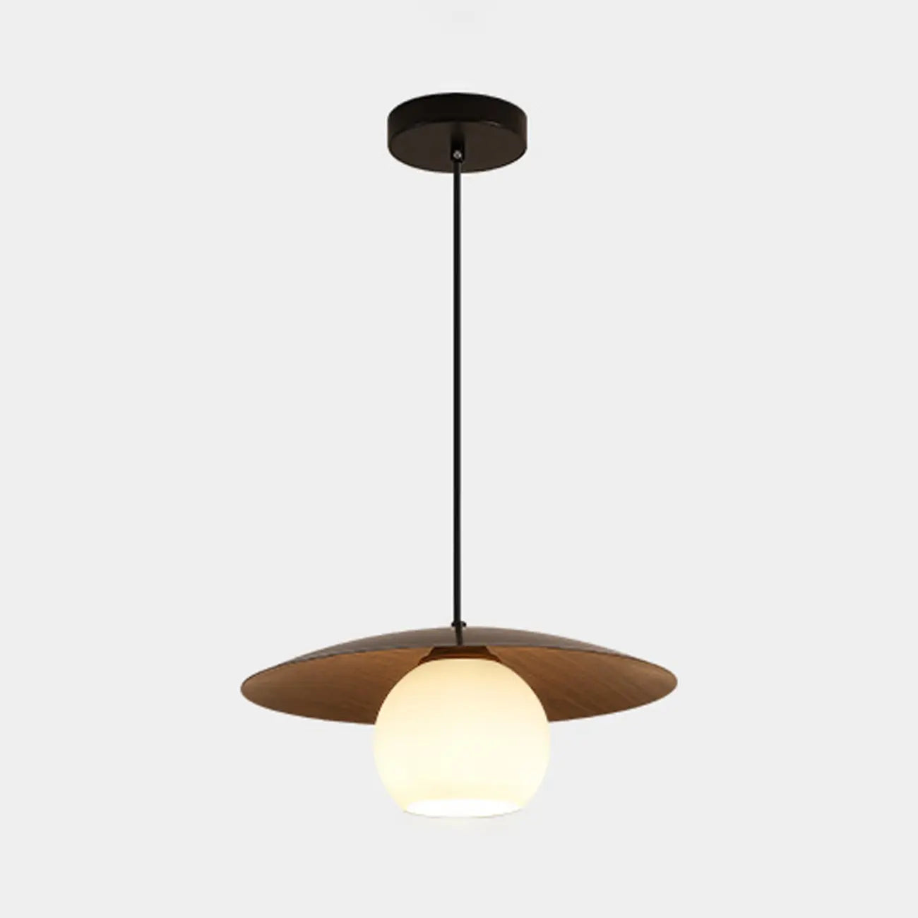 Suspension minimaliste en verre blanc avec disque métallique pour salon