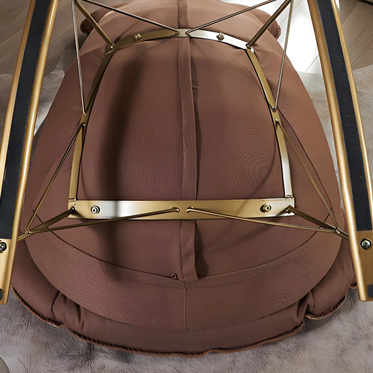 Fauteuil à bascule moderne marron rembourré avec repose-pieds pour intérieur