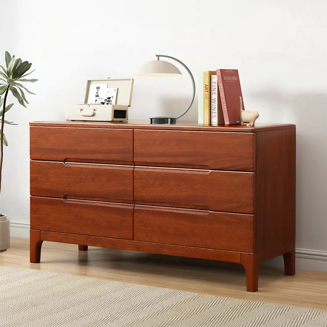 Commode contemporaine en bois laqué à 5 tiroirs