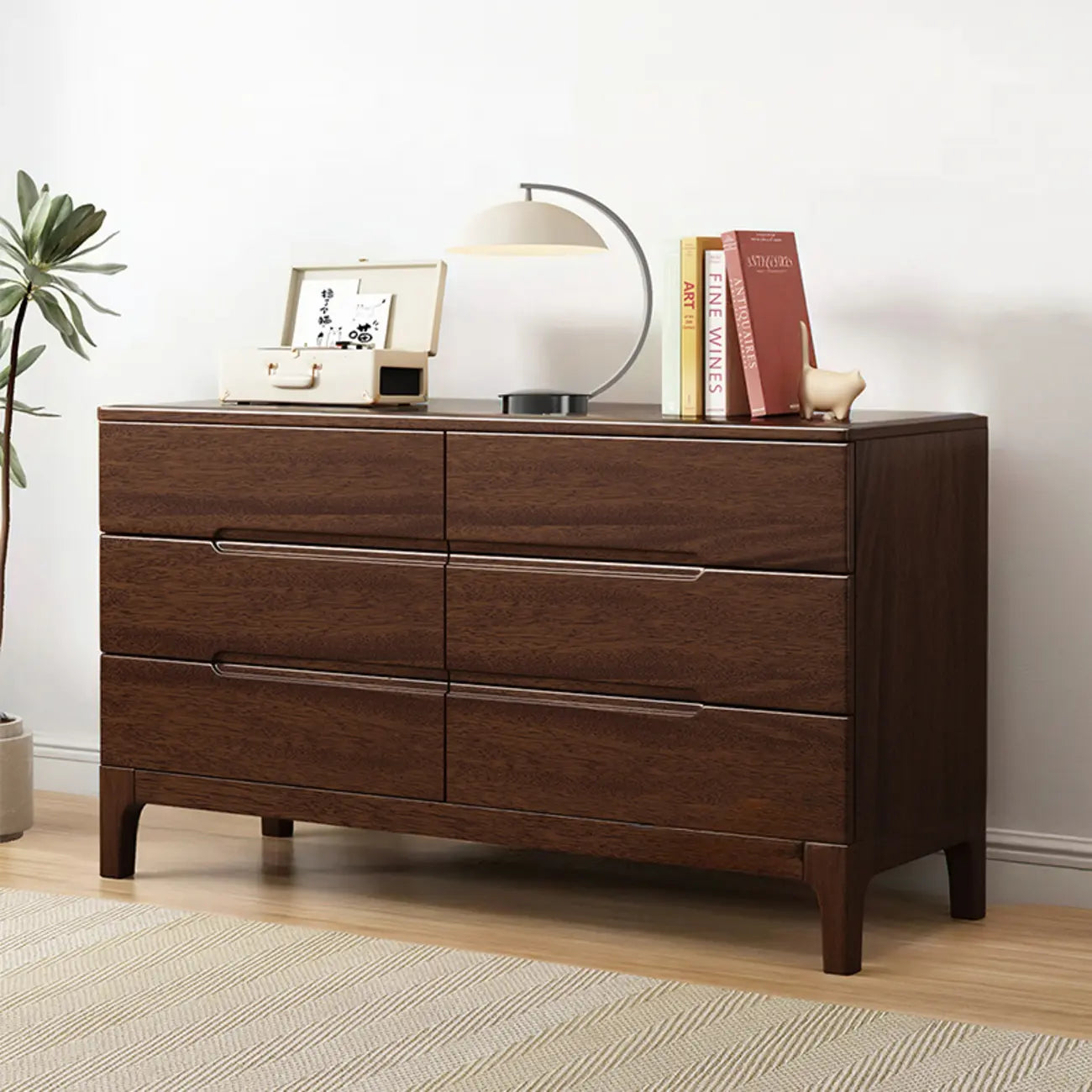 Commode contemporaine en bois laqué à 5 tiroirs