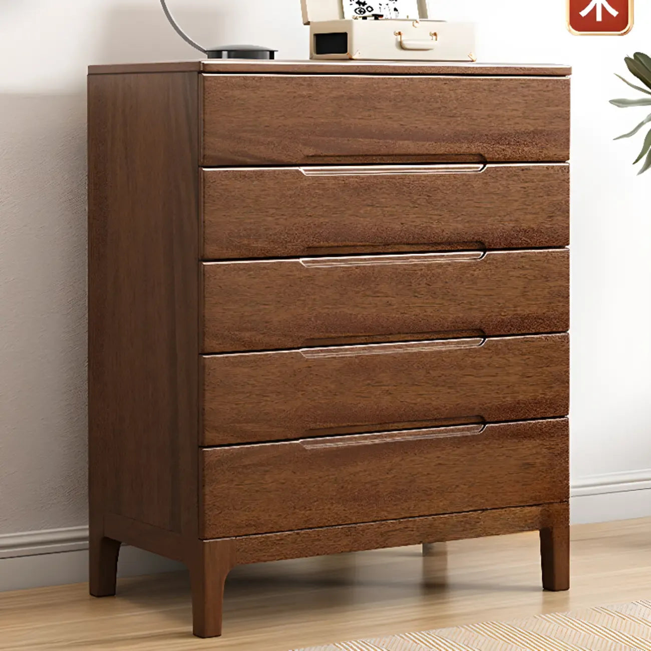 Commode contemporaine en bois laqué à 5 tiroirs