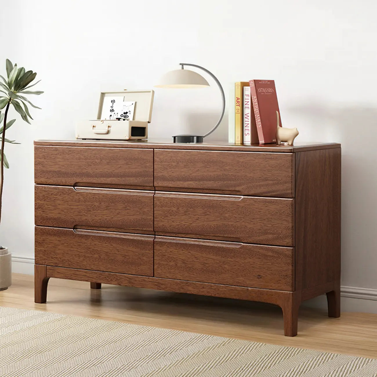 Commode contemporaine en bois laqué à 5 tiroirs