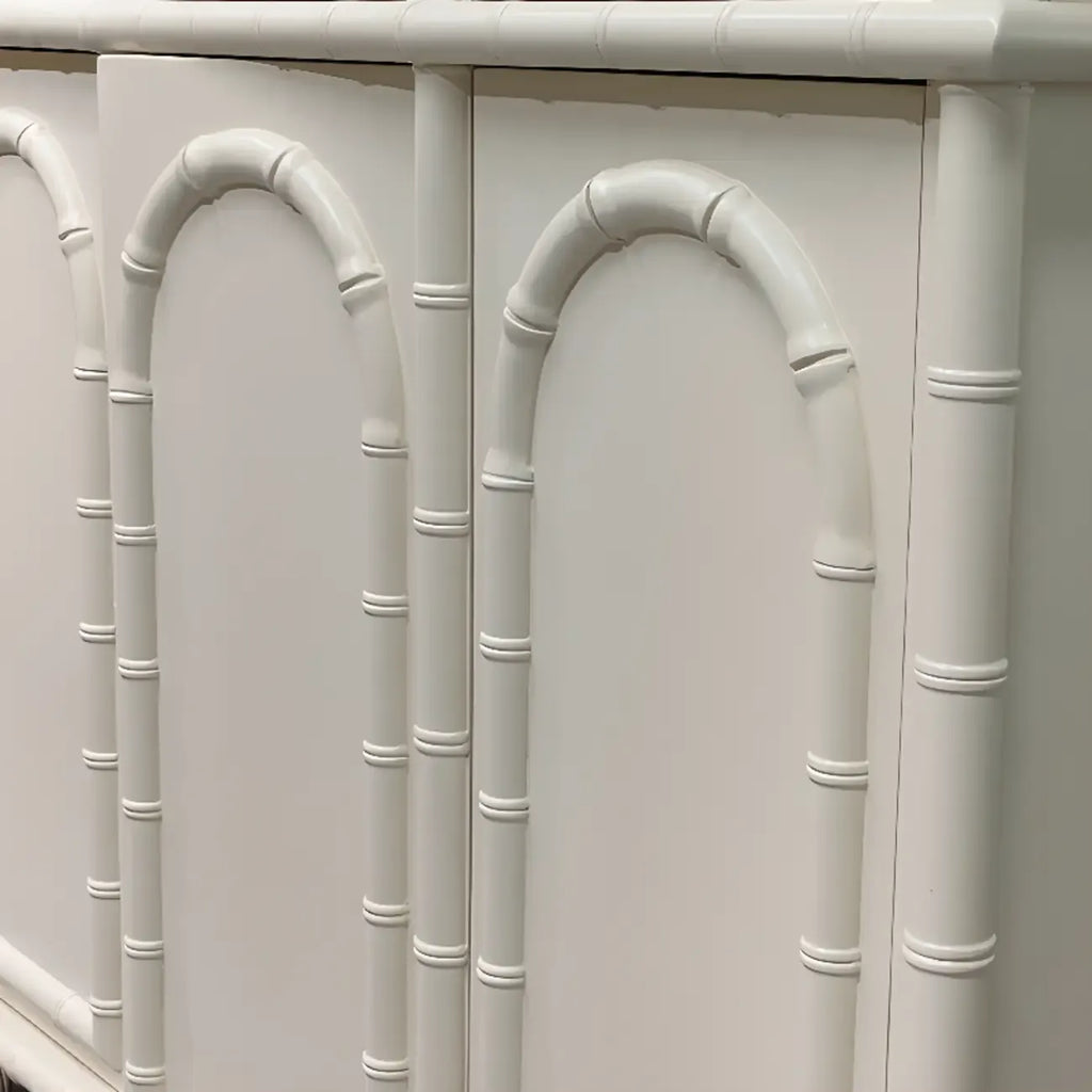 Élégant meuble à chaussures d'entrée en bois blanc avec 4 tiroirs