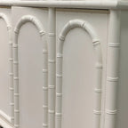 Élégant meuble à chaussures d'entrée en bois blanc avec 4 tiroirs