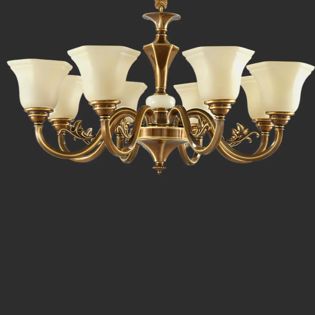 Lustre classique en laiton à motif floral pour salon, avec abat-jour beige