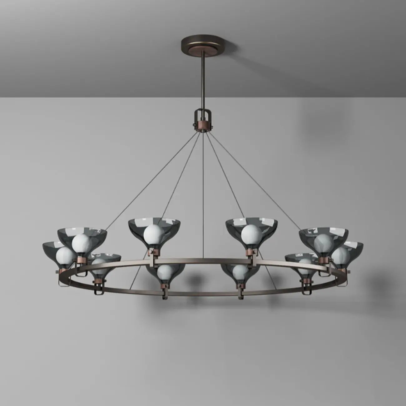 Lustre industriel en métal noir avec abat-jour en verre gris