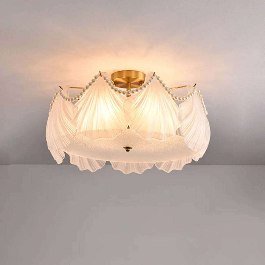 Plafonnier de luxe pour salon avec abat-jour en verre en forme de coquillage