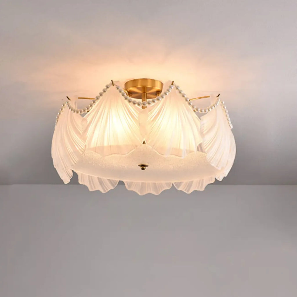 Plafonnier de luxe pour salon avec abat-jour en verre en forme de coquillage