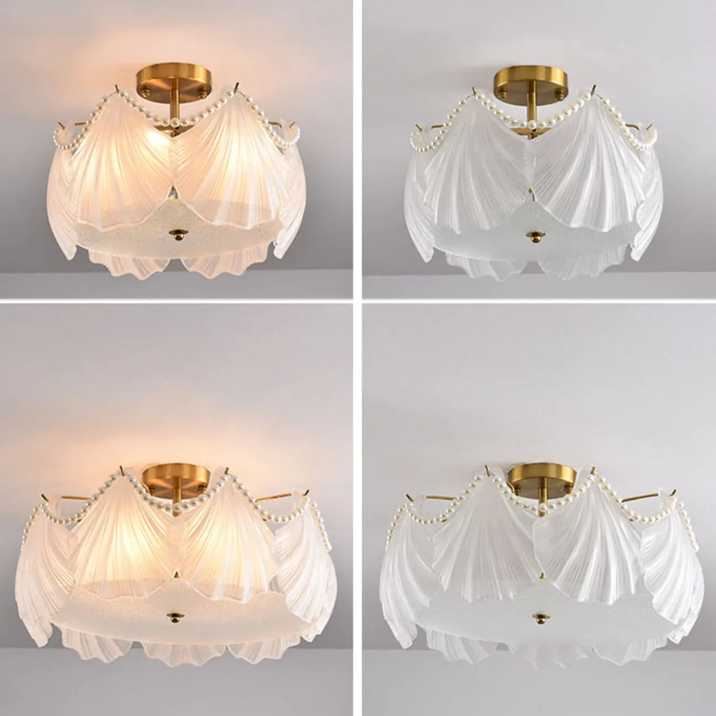 Plafonnier de luxe pour salon avec abat-jour en verre en forme de coquillage