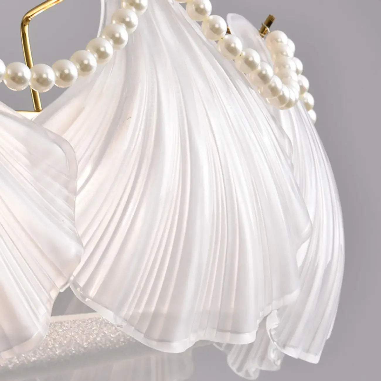 Plafonnier de luxe pour salon avec abat-jour en verre en forme de coquillage