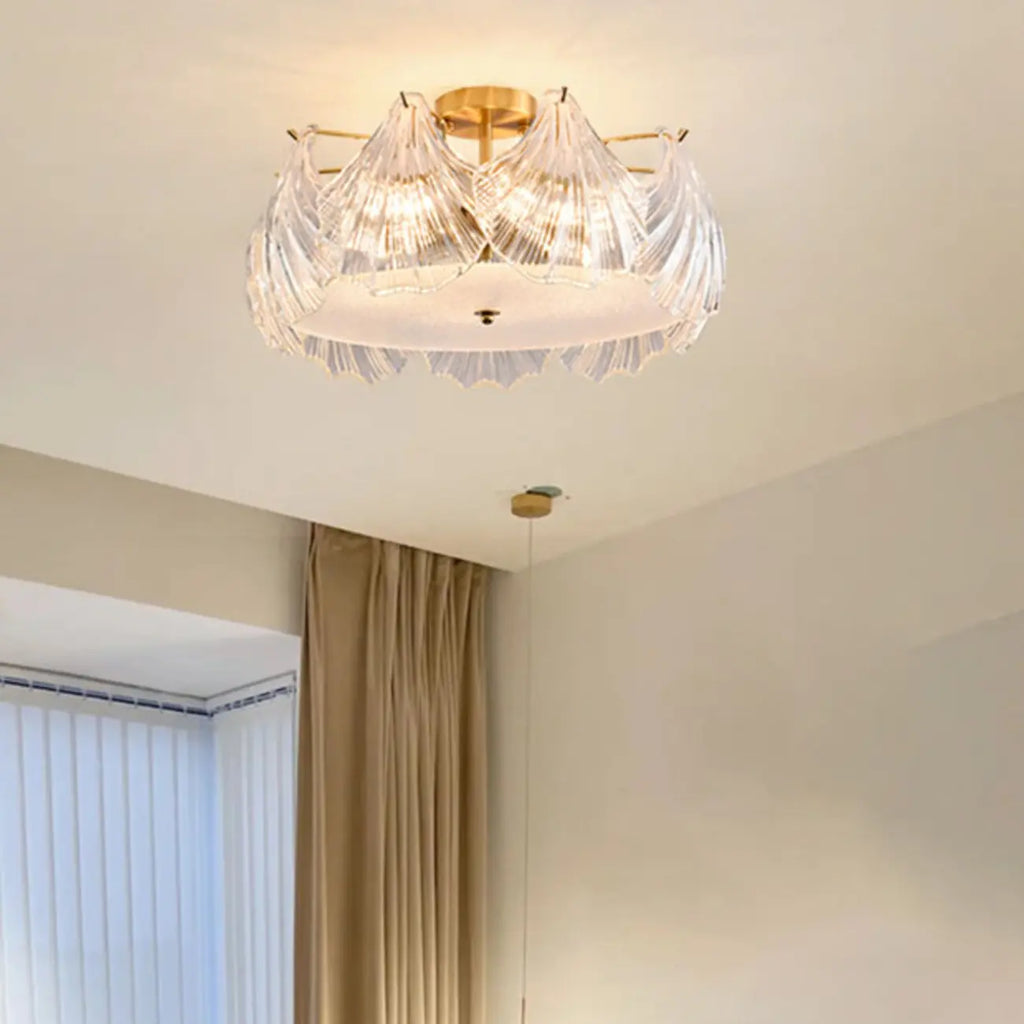 Plafonnier de luxe pour salon avec abat-jour en verre en forme de coquillage