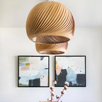 Suspension minimaliste en bois avec boule ronde pour salle à manger