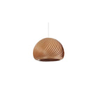 Suspension minimaliste en bois avec boule ronde pour salle à manger