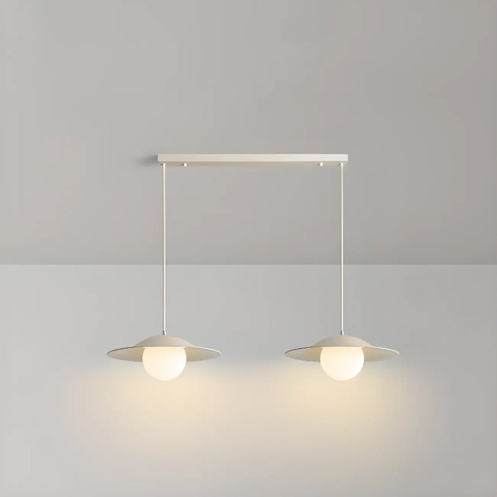 Suspension linéaire en verre blanc nordique pour salle à manger