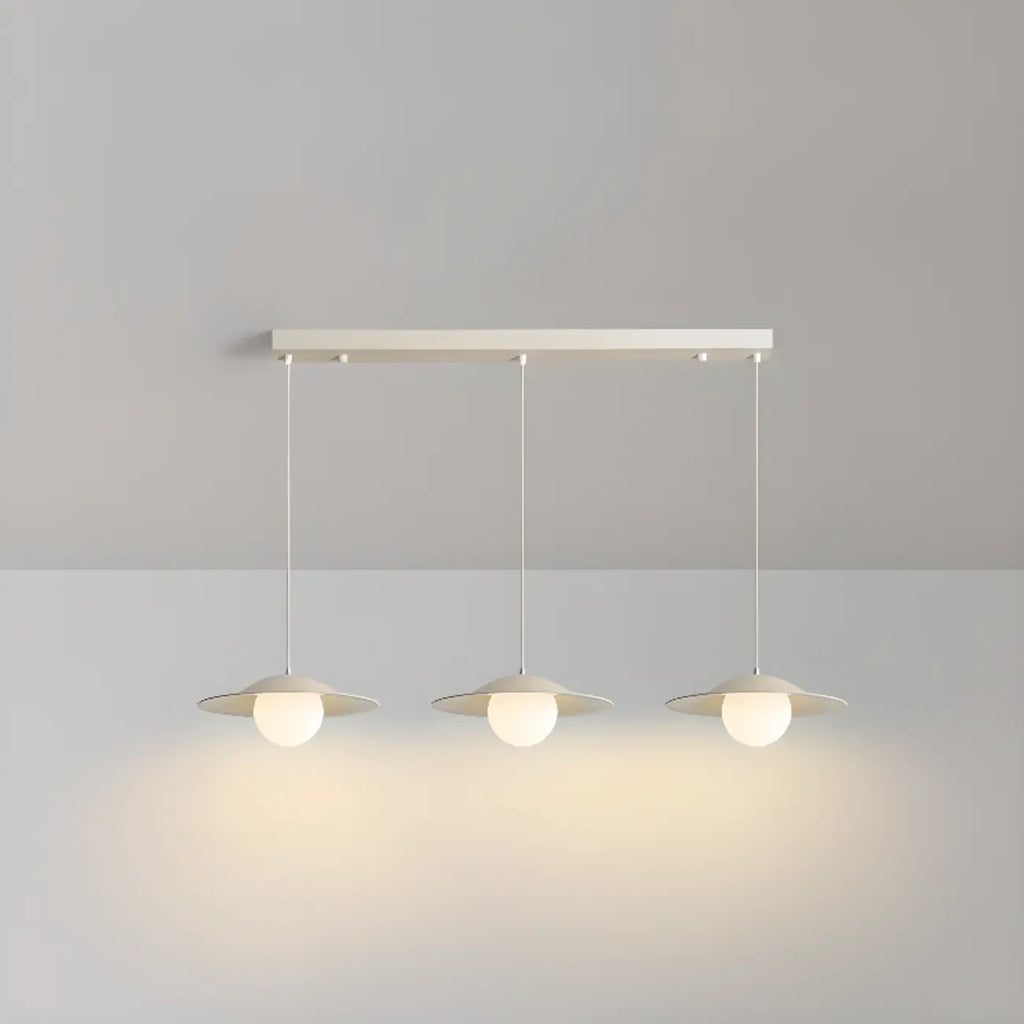 Suspension linéaire en verre blanc nordique pour salle à manger